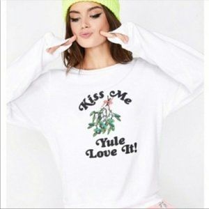 WILDFOX Kiss Me Yule Love it! Graphic Pullover Jumper